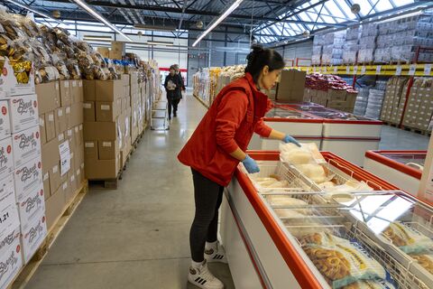 5 продуктов, которые ни за что не купят работники супермаркетов: не салаты и не товары по акции  