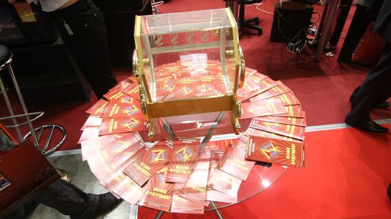 Ради этого стоило остаться без отпуска: женщина выиграла в лотерею благодаря странному случаю