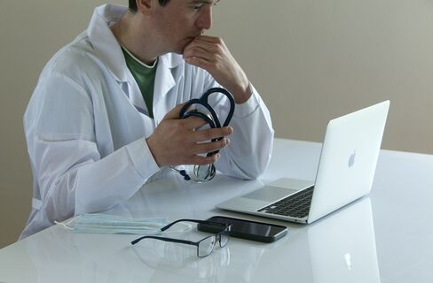 Почти четверть за семь дней: в Петербурге заболеваемость ОРВИ и гриппом взлетела на 23%