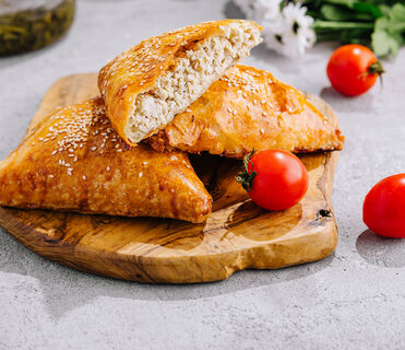 Ленивая самса на скорую руку: нежная, сочная и мягкая, как пух – разлетается со стола за 1 минуту 