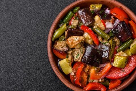 Добавьте к баклажанам эти два овоща – и на сковородку: вкуснее мяса – сочный ужин за несколько минут