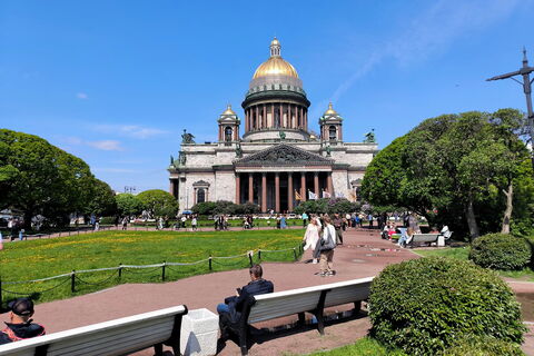 121 тысяча в кармане: сколько реально зарабатывают в Петербурге