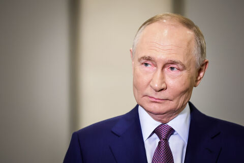 Путин поддержал идею полного запрета продажи электронных сигарет в России