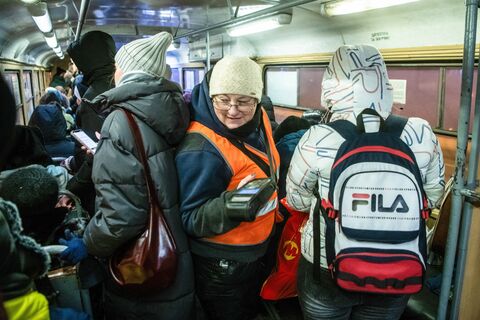 Надбавка в три рубля: почему петербуржцы стали чаще платить кондуктору