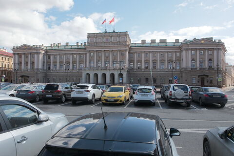 Второй шанс девятиклассникам и номерки для самокатов: что обсуждали на заседании Заксобрания