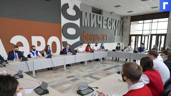 Мишустин рассказал, что в детстве мечтал стать летчиком и заниматься космической отраслью