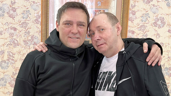 Дело не в цветах: почему так брал за душу хит Шатунова «Белые розы»