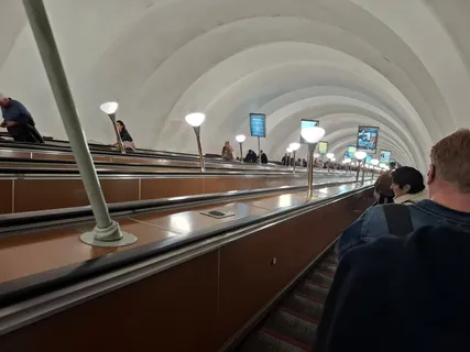 111 рублей за поездку: сколько на самом деле стоит метро в Петербурге и кто за нас платит