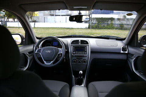 Один сосед купил Lada, второй - Chery: спустя 20 000 км разница в обслуживании шокировала обоих