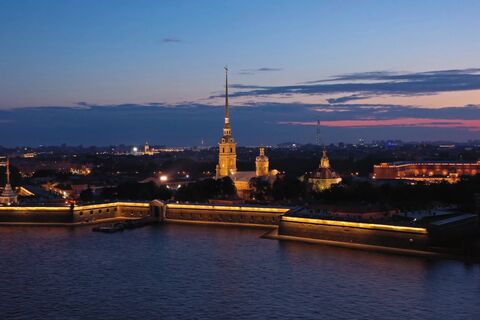 Как менялся герб Санкт-Петербурга: сердце под короной и якоря под скипетром — что означает сейчас