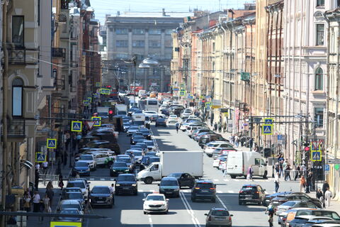 Петербург встал на ручник: продажи новых легковушек просели почти на 17%