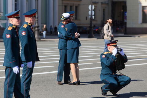 Блокадные мелодии и космические марши: репетиция парада на Дворцовой