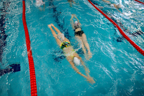 Родители встают стеной за петербургский бассейн СШОР «Радуга»: без него будущие чемпионы останутся на суше