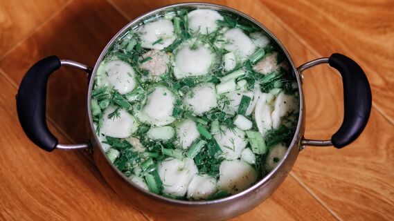 Рецепт сытного ужина из обычных пельменей