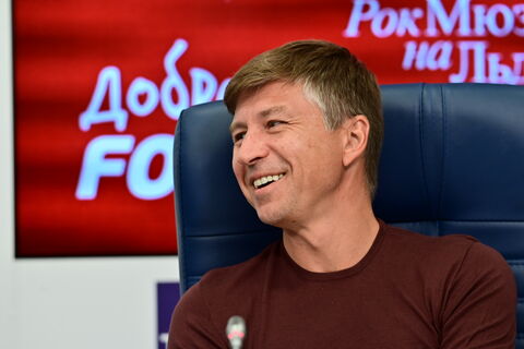 Где работает Алексей Ягудин в Санкт-Петербурге? 