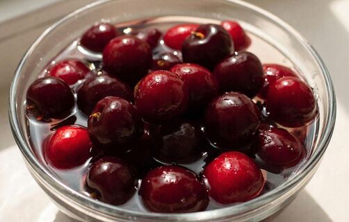 1 ложка в воду: Червяки из вишни и черешни вылетели пулей - ягоды чище некуда