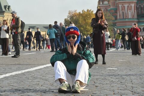 Визы отменили: китайские туристы хлынули в Петербург и Москву