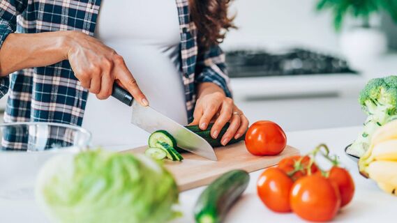 Вот как на кухне защитить пальцы от порезов ножом