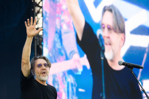 певец, шнур