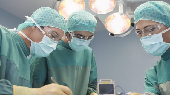 Полная неожиданность: названы самые популярные пластические операции у женщин