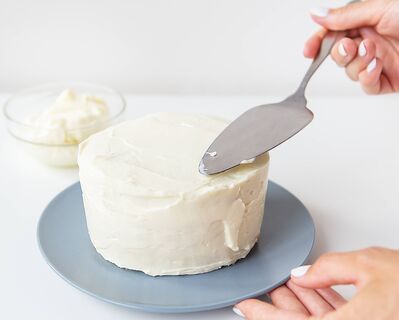 Изумительно вкусный крем из 3 ингредиентов: идеален и для тортов, и для эклеров – домашние уплетают его целыми ложками   