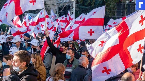 В Дманиси агрессивная толпа прорвала полицейский кордон 
