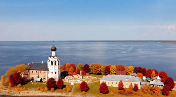 Северный Афон вологодской земли: монастырь 1260 года на крошечном острове посреди озера – здесь молитвы быстрее достигают неба