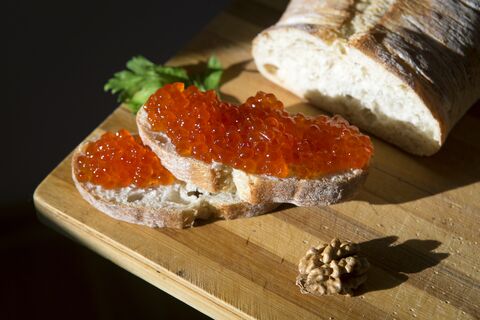 Икра как приманка: к Новому году в сети всплыли фальшивые магазины в Сети