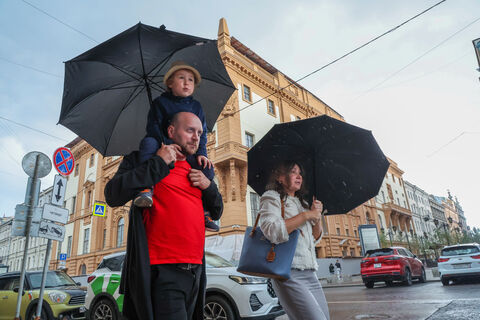 Синоптики обещают суровый понедельник: погода в Петербурге сменит комфортные +24° на дожди и прохладные +18°
