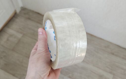 Отрезаю полоску скотча - проверяю чистый ли воздух в комнате: 1 хитрость поможет выявить загрязнения 