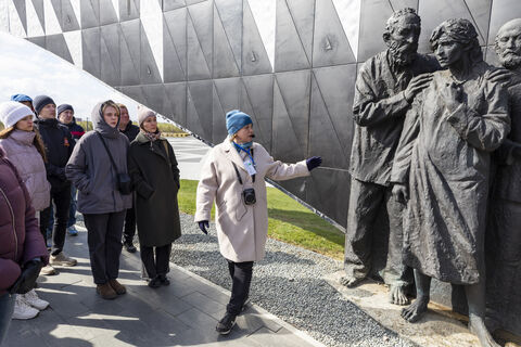 экскурсовод, люди, достопримечательность