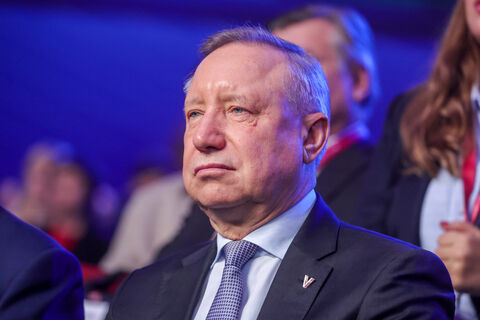 Беглов о новогодней иллюминации: почему в Петербурге поставили елки не там, где ждут горожане?