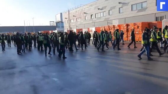 Водителям «Петровича» повысили зарплату после забастовки