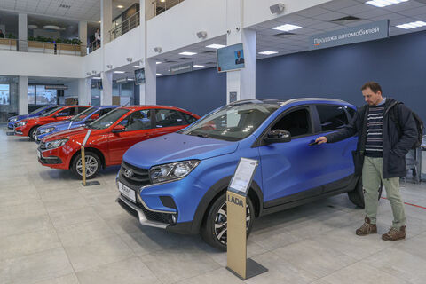 Шок для автолюбителей: топ подорожаний и скидок в Петербурге