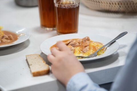 Карантин после обеда: норовирус атаковал петербургскую школу