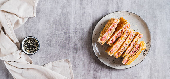 Жарю лаваш и кладу начинку: Чудо-завтрак готов за 7 минут - скорее бегите на кухню