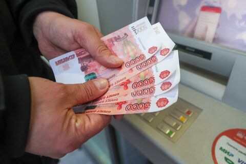Сколько на самом деле зарабатывают в Петербурге и почему мы уступаем Северу