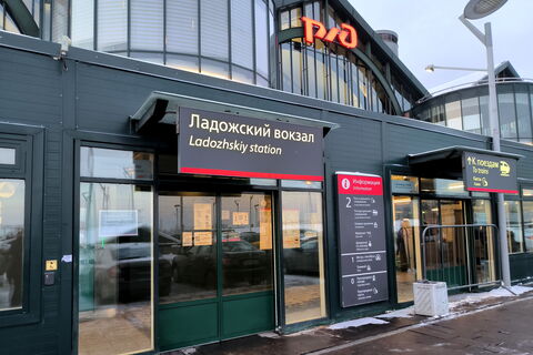 Не поездом единым: почтовый сервис на вокзалах Октябрьской железной дороги привлекает внимание