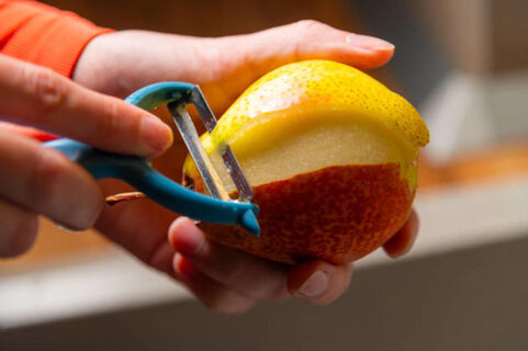 Хитрые дачники выбирают только этот сорт груш: с одного дерева – по 50 кг сочных плодов, просто тают во рту