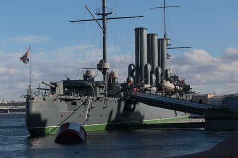 Аврора, крейсер, Нева