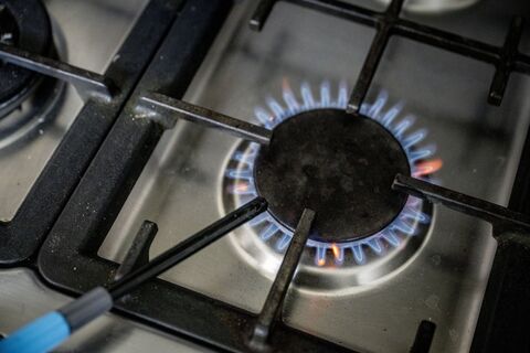 Плиту теперь мою в 3 счёта: "Азелиты" выкинула в мусор - нашла средство круче в 100 раз