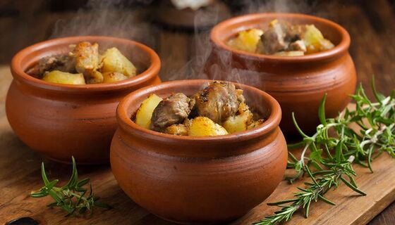Жаркое в горшочках, от которого сходит с ума вся семья — аромат как в ресторане