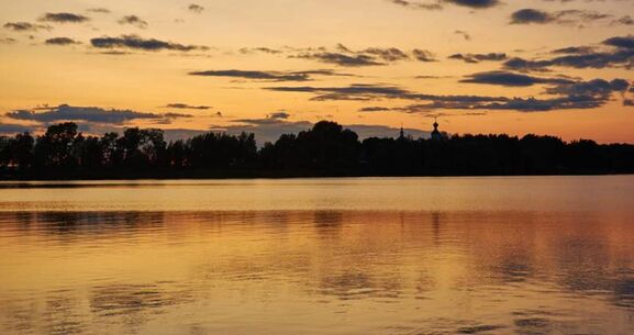 Русская Венеция на Селигере: город, которым то восхищались, то прозвали «начищенным сапогом с дырой»