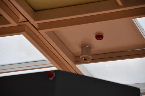 От какой искры загорелся Правобережный рынок: озвучена предварительная причина пожара