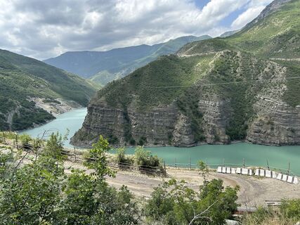 Не Сочи и не Анапа: популярным российским курортам есть замена - теплое море, фрукты и живописные места