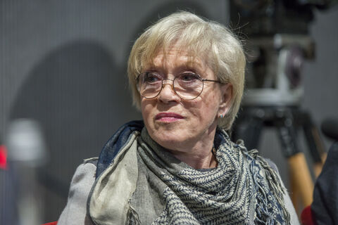 Алиса Фрейндлих открыла секрет ёлочного волшебства: какую игрушку она бережёт с детства