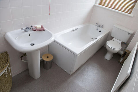 Антитренд интерьера: шторки для ванной - прошлый век, их заменили стильным гигиеничным решением