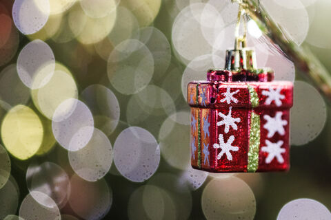 Сюрприз под ёлкой: средний чек россиян на подарки взлетел более чем вдвое