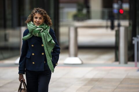 Бежевый, на пенсию: этот цвет заменит его весной-2026 - подойдет каждой женщине