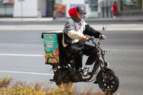 Петербургские рейды по курьерам и мигрантам обернулись лавиной протоколов